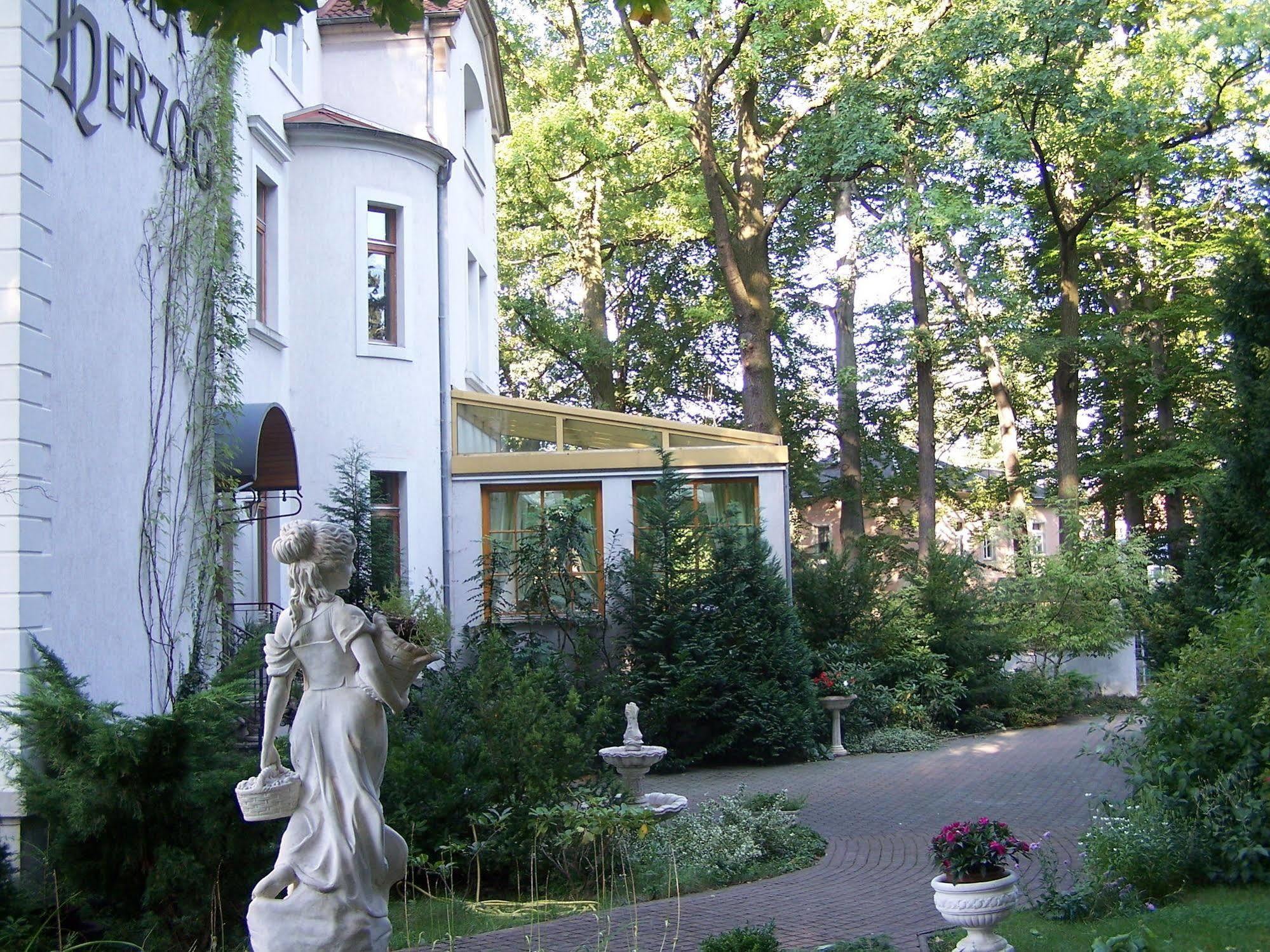 Hotel Villa Herzog Дрезден Экстерьер фото